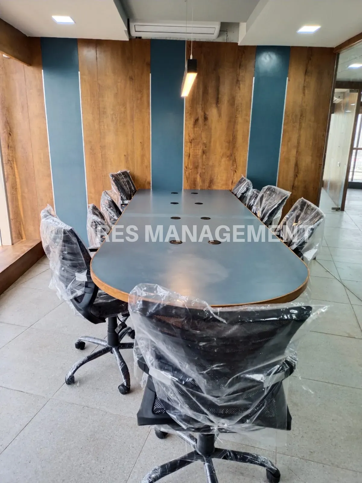 Fully Furnished office for Rent iscon ambali road 5 cabin  conference 46 seating