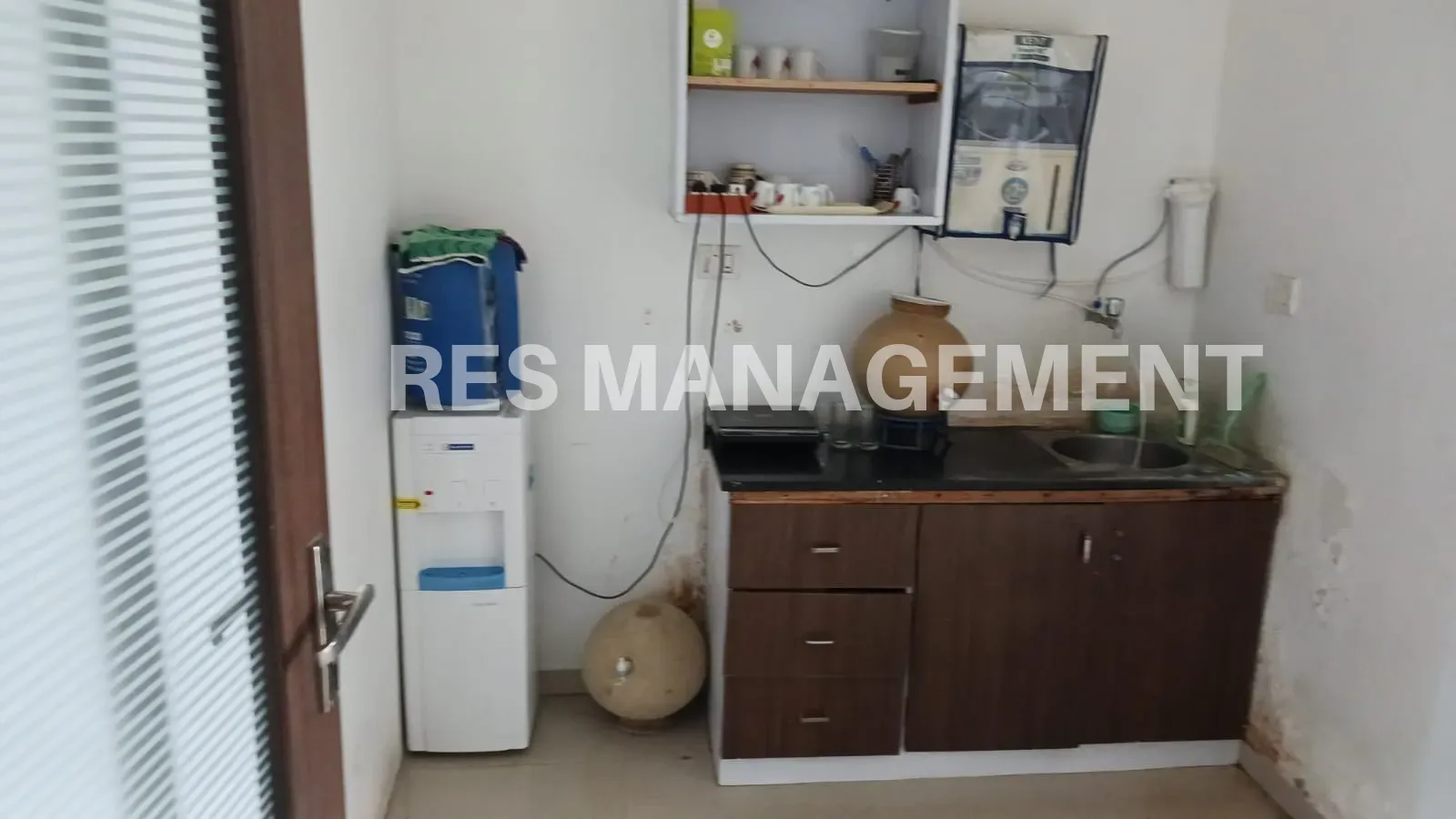 Fully Furnished office for Rent SG Highway 2 cabin 1 conference 22 seating