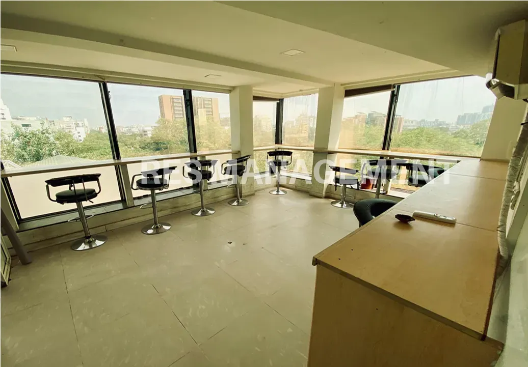 Fully Furnished office for Rent Satellite 2 cabin 1 conference  89 seating