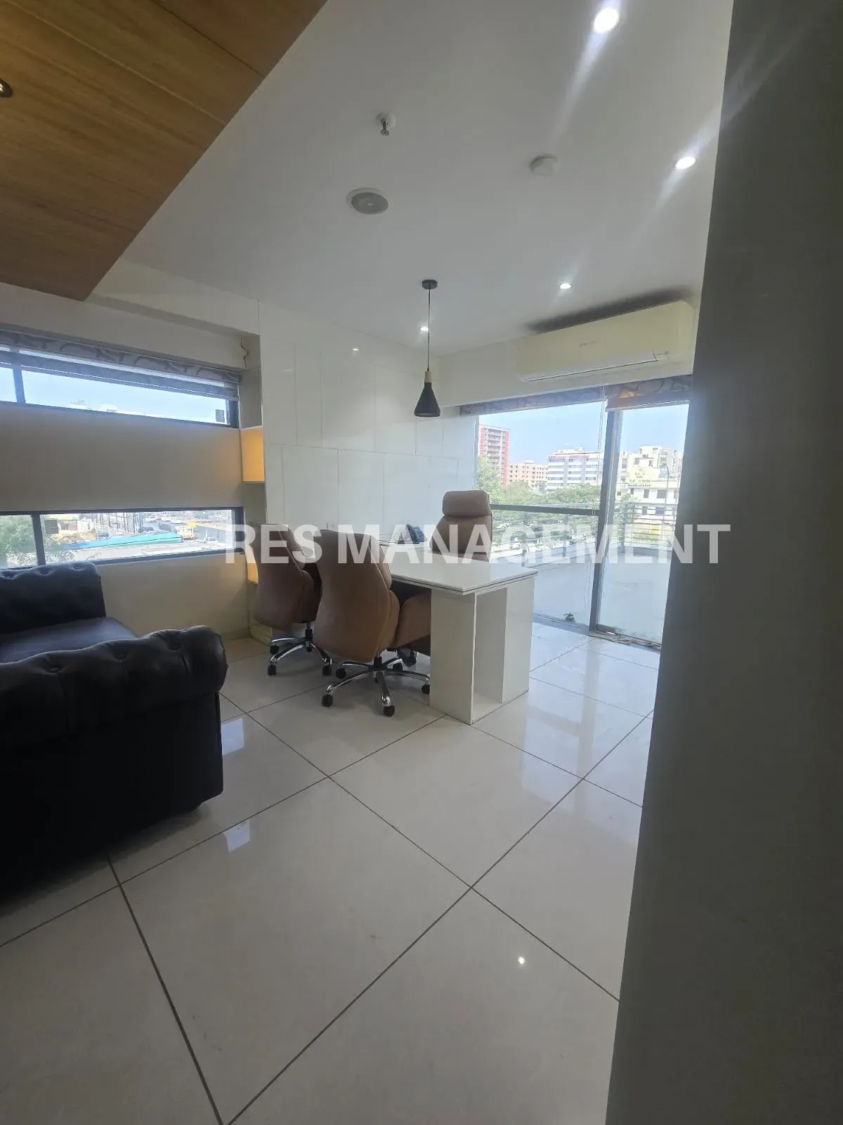 Fully Furnished office for Rent Satellite 5 cabin conference 8 seating