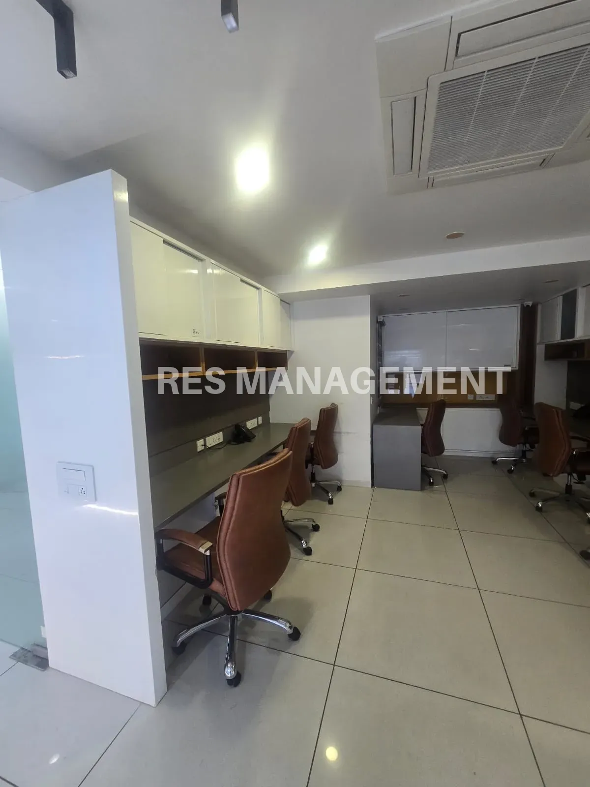 Fully Furnished office for Rent Satellite 5 cabin conference 8 seating