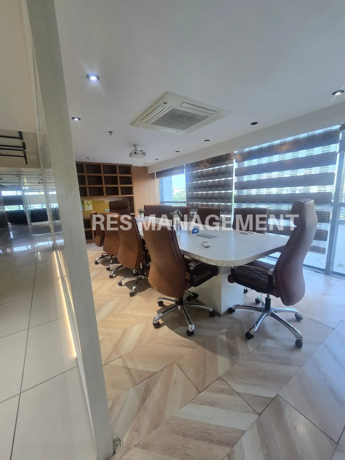Fully Furnished office for Rent Satellite 5 cabin conference 8 seating