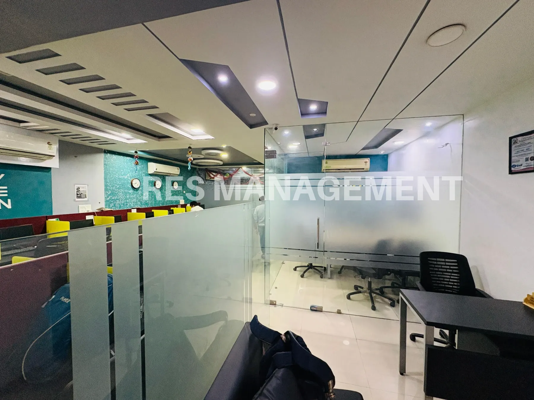 Fully Furnished office for Rent vastrapur 1 cabin 22 seating