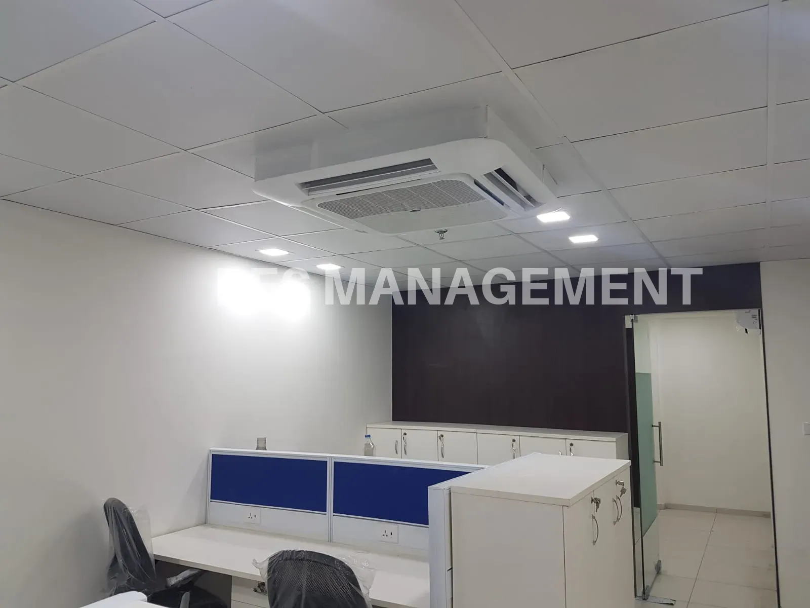 Fully Furnished office for Rent  IIM Road 1 cabin  conference  30 seating