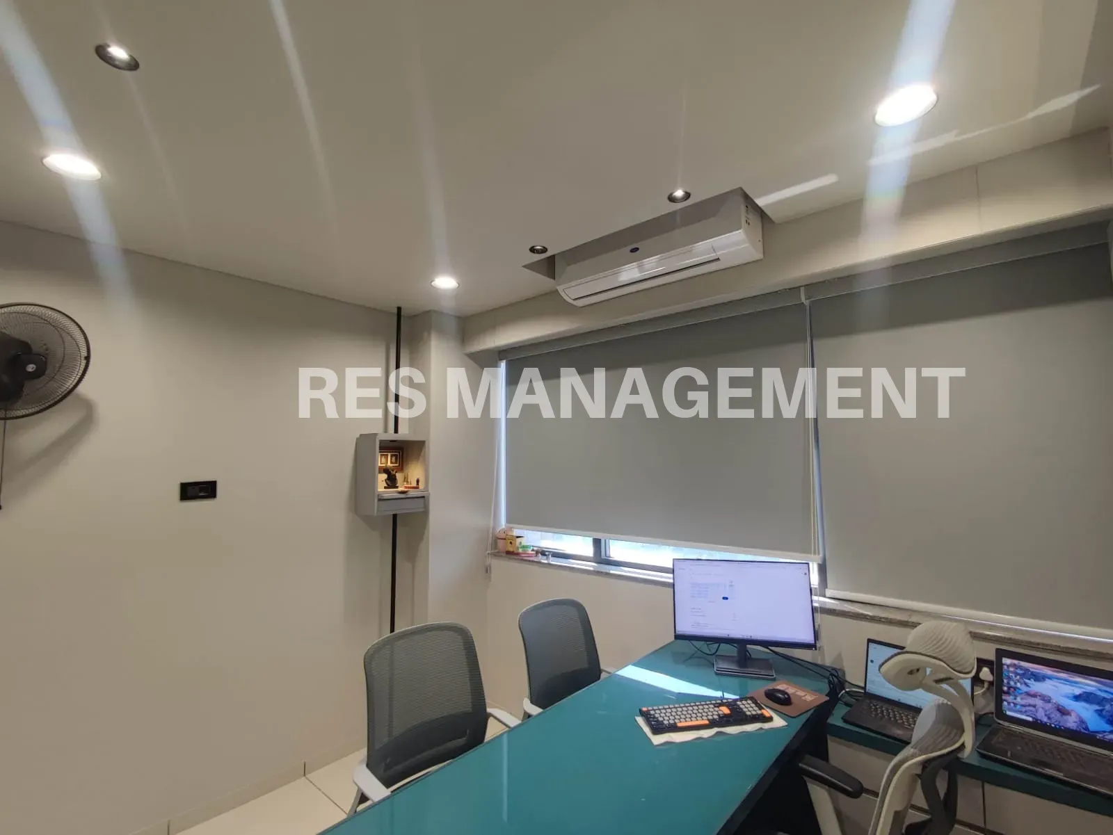 Fully Furnished office for Rent Sg highway 2 cabin 3 seating