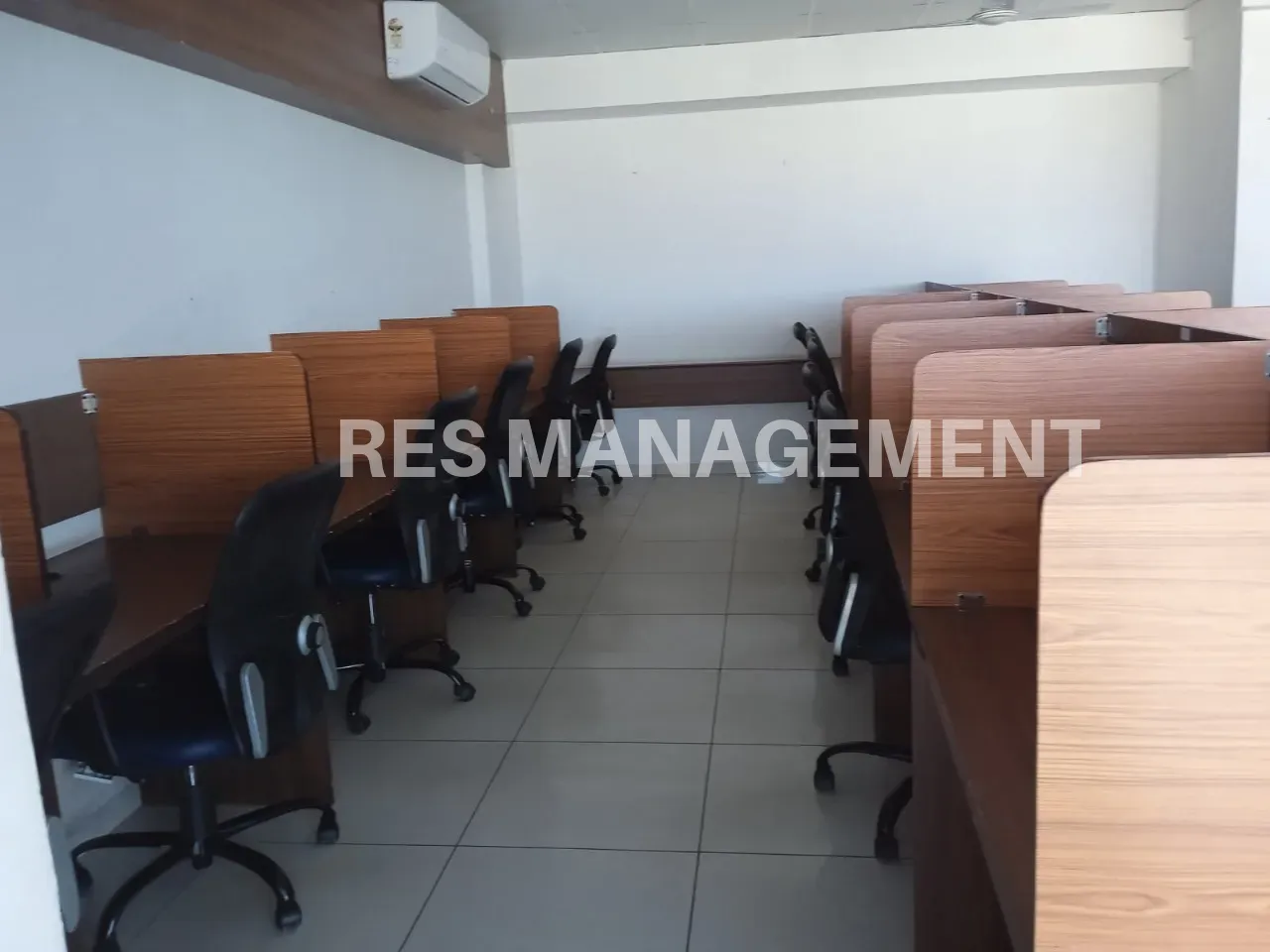 Fully Furnished office for Rent Satellite35 seating Science city road