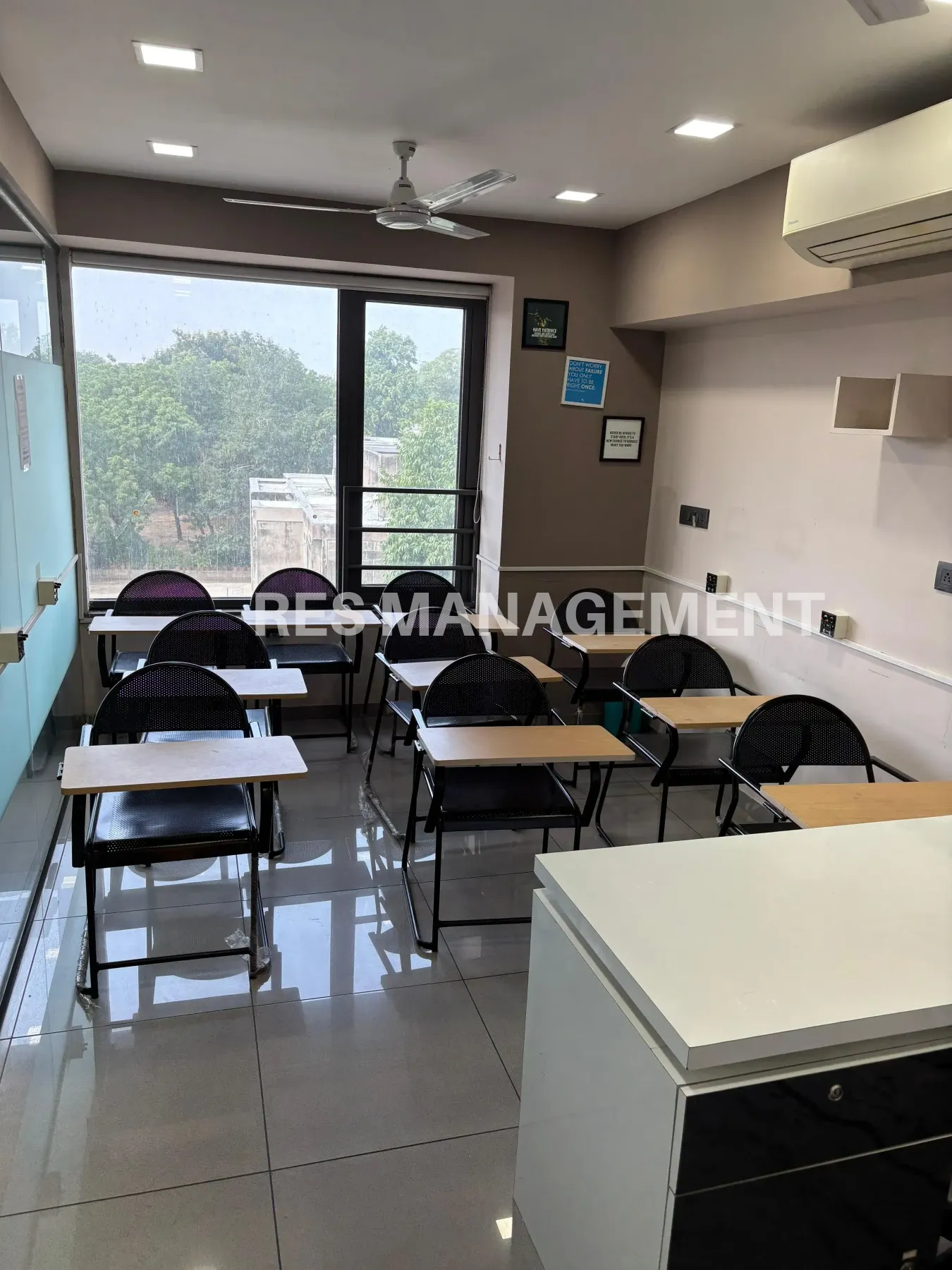 Fully Furnished office for Rent Satellite 1 cabin 1 conference 3 seating