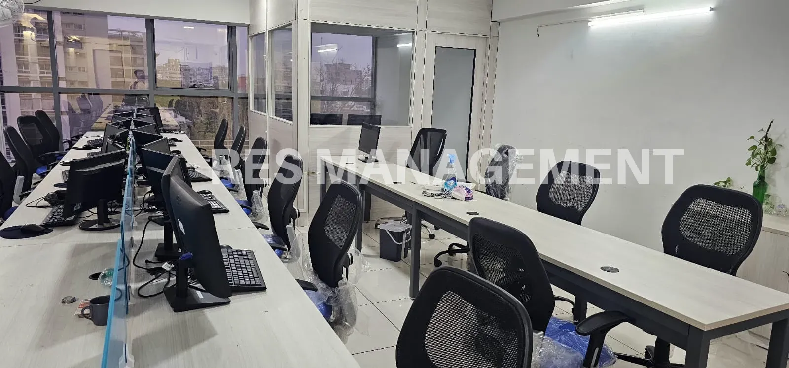 Fully Furnished office for Rent Vijay Cross road NAvrangpura 1180 sq.frt. 