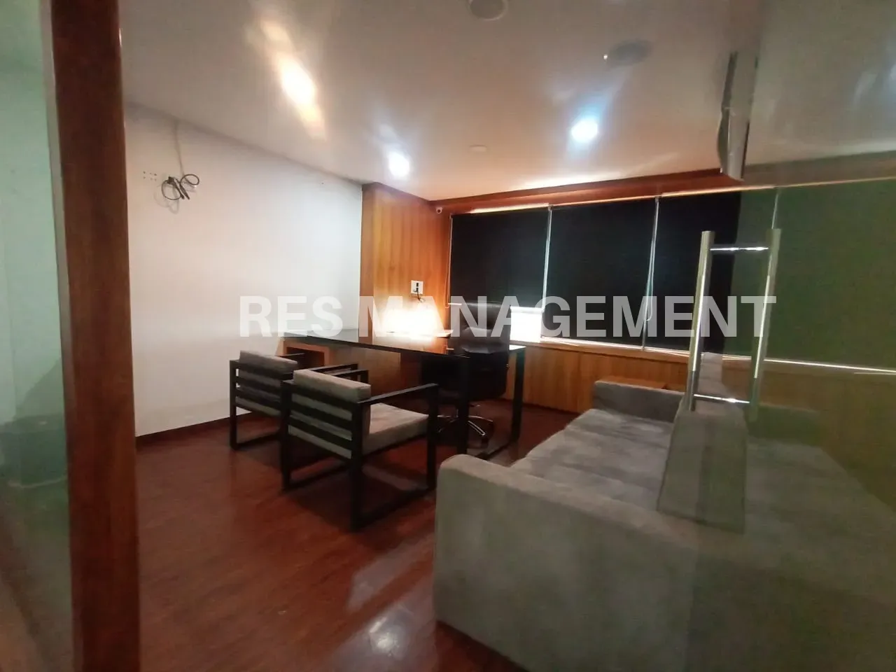 Fully Furnished office for Rent in PRahladnagar 1 cabin 7 seating