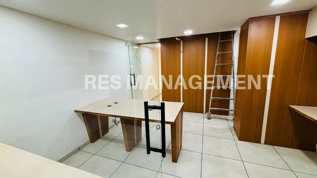 Fully Furnished office for Rentin PRahladnagar 1 cabin 7 seating