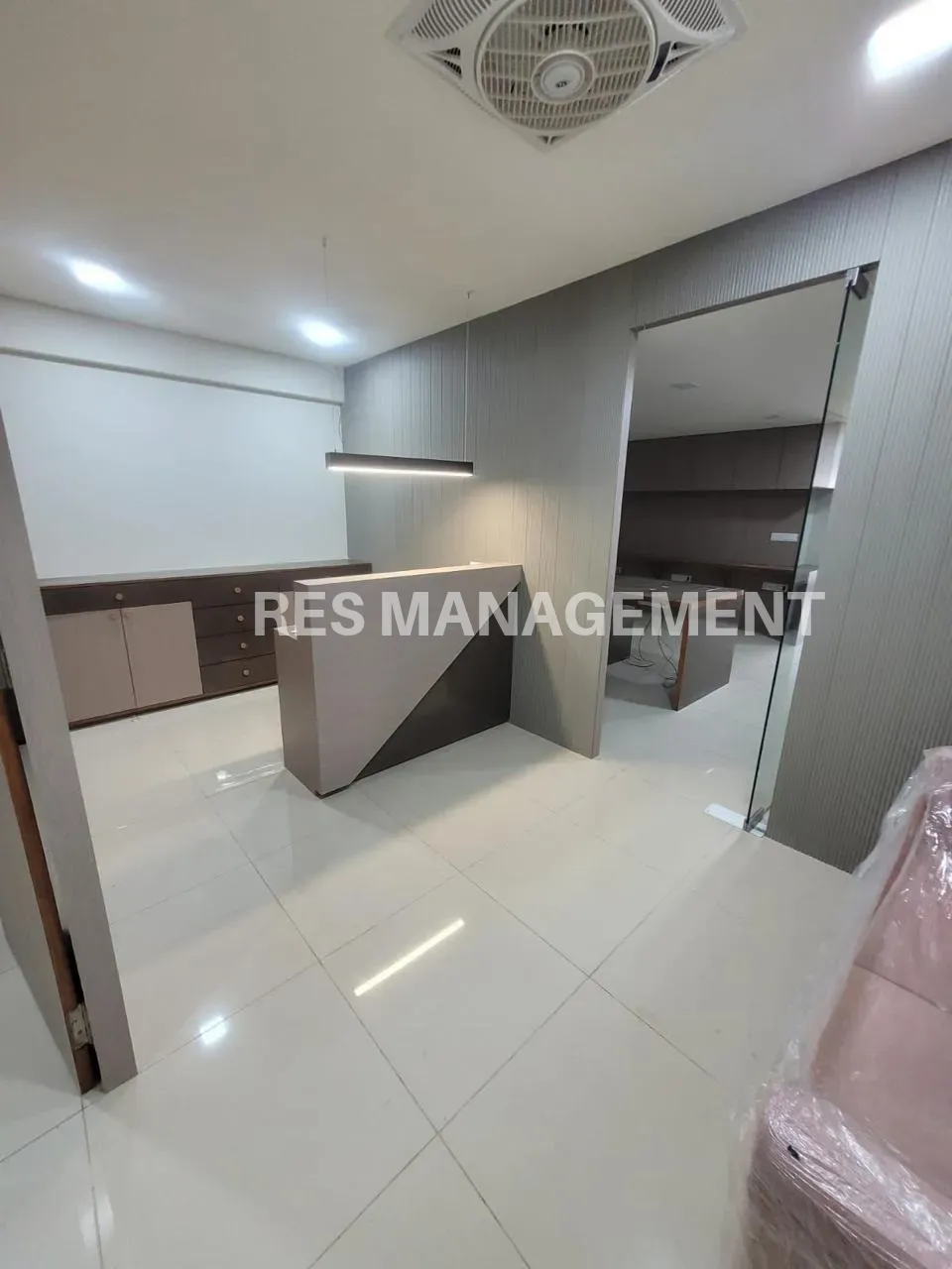 Fully Furnished office for Rent in SG Highway 2 cabin 14 seating