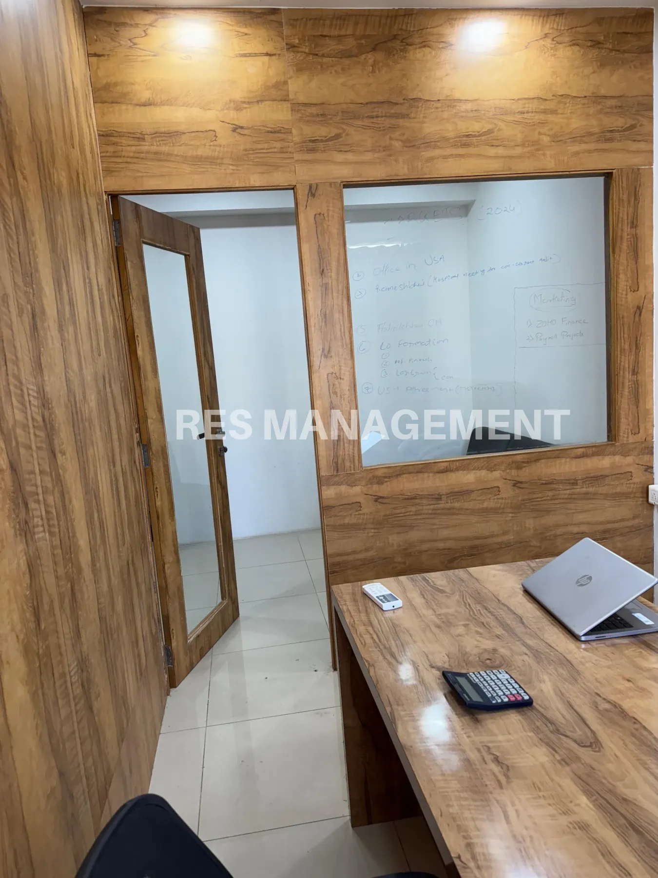Fully Furnished office for Rent prahladnagar 1 cabin 5 seating