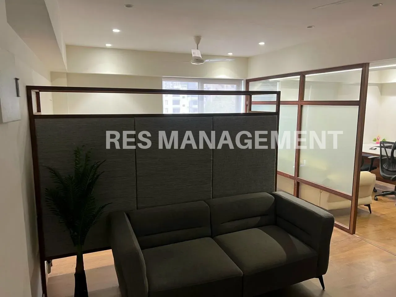 Fully Furnished office for Rent Shilp Epitome Bodakdev 1 cabin 5 seating