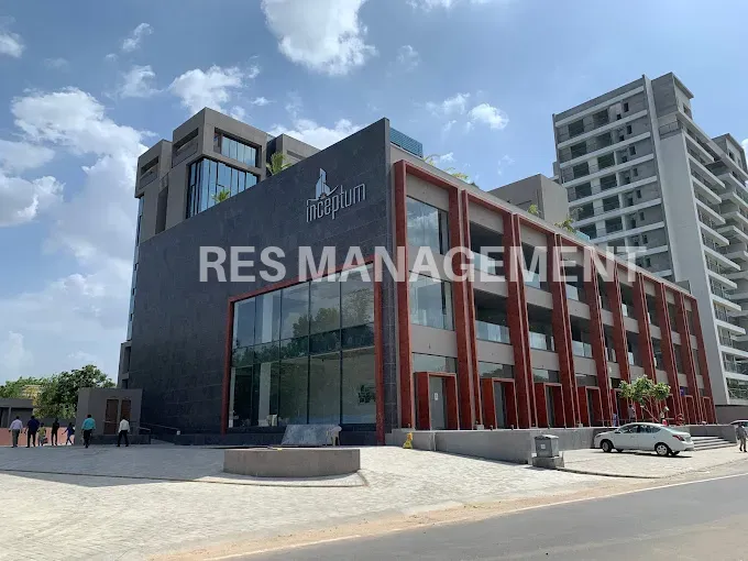 INCEPTUM ISCON-AMBLI ROAD AHMEDABAD