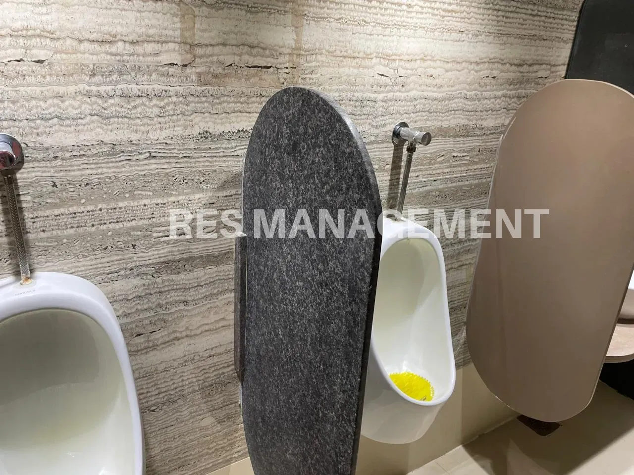 DEVARC MALL SG HIGHWAY AHMEDABAD