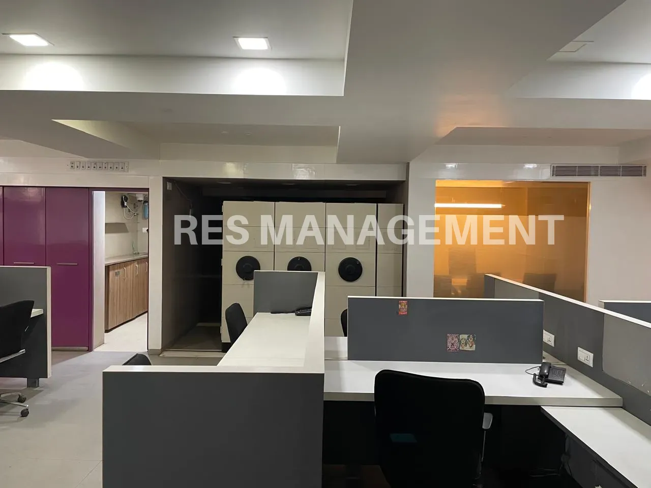 DEVARC MALL SG HIGHWAY AHMEDABAD