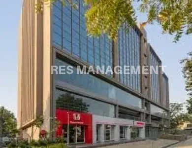 Priviera  building 1st floor showroom for rent