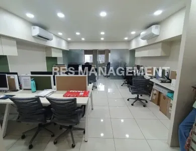 2 cabin 17 seats reception waiting 1171ft office for rent 