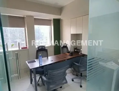 2 cabin 17 seats reception waiting 1171ft office for rent 