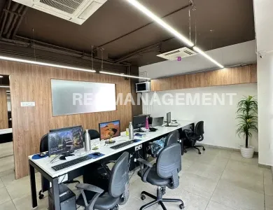 Maple Trade centre Thaltej