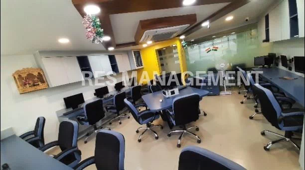 920ft office for rent Shivalik shilp iscon cross road