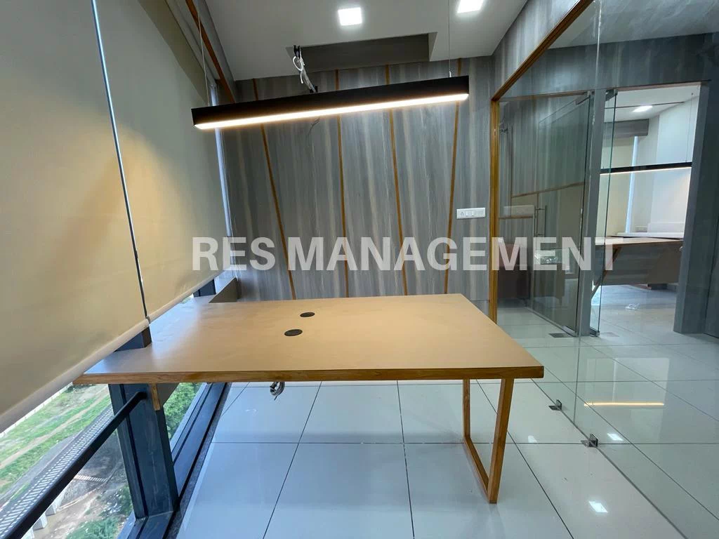 926 ft  Fully furnished office For Rent In World trade tower