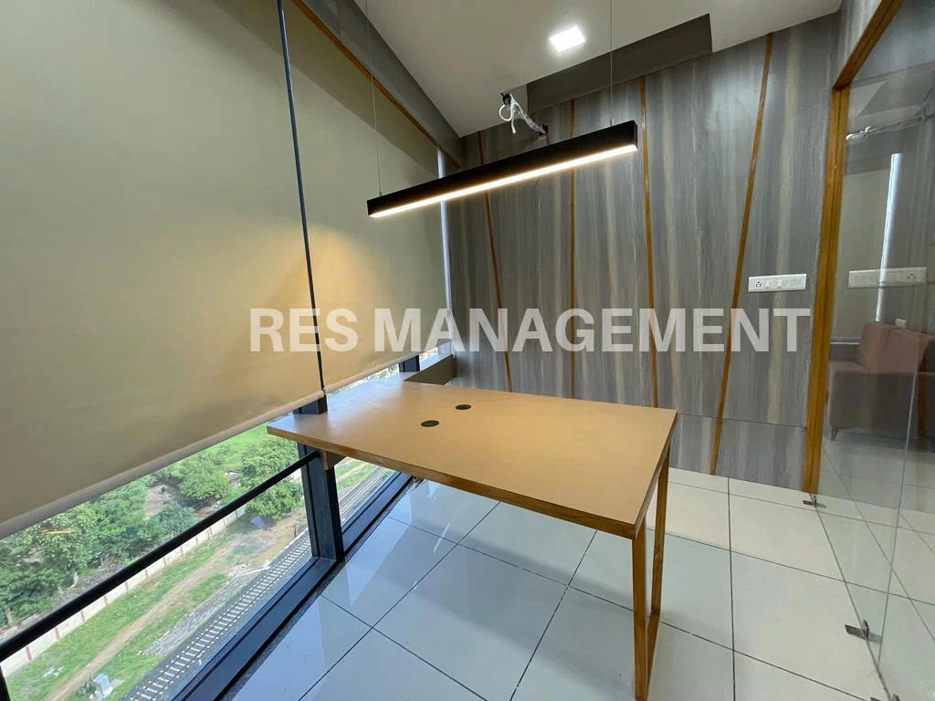 926 ft  Fully furnished office For Rent In World trade tower