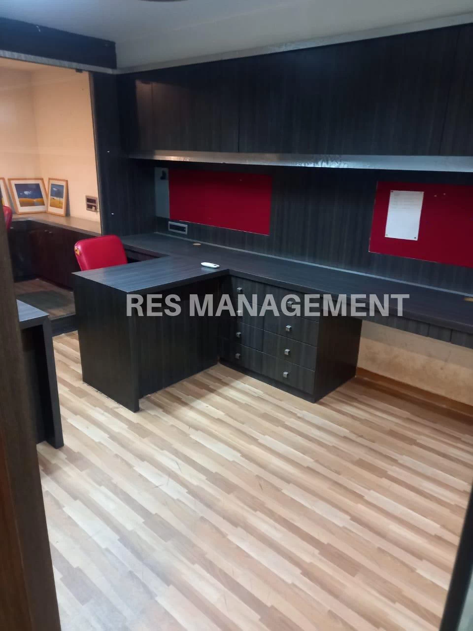 Office for Rent in Iscon Mall Satellite, Ahmedabad