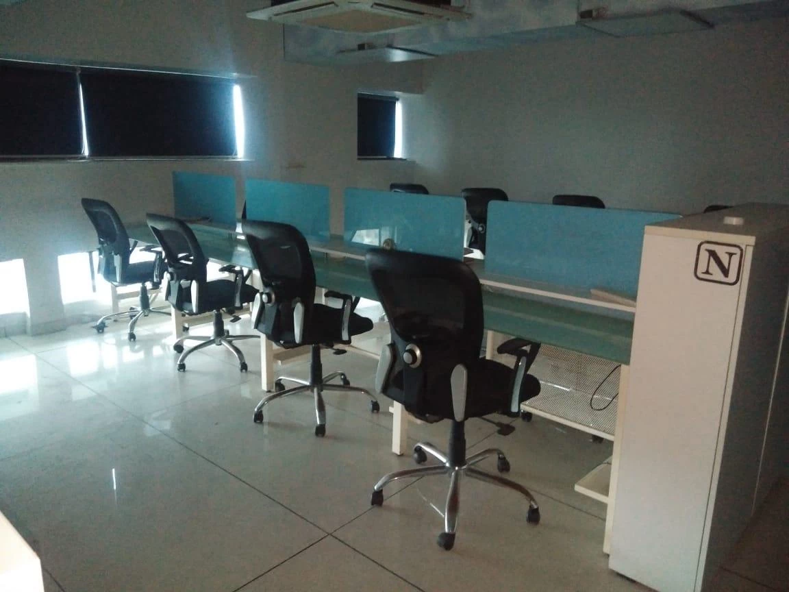 Colonnade-1,SG Highway 