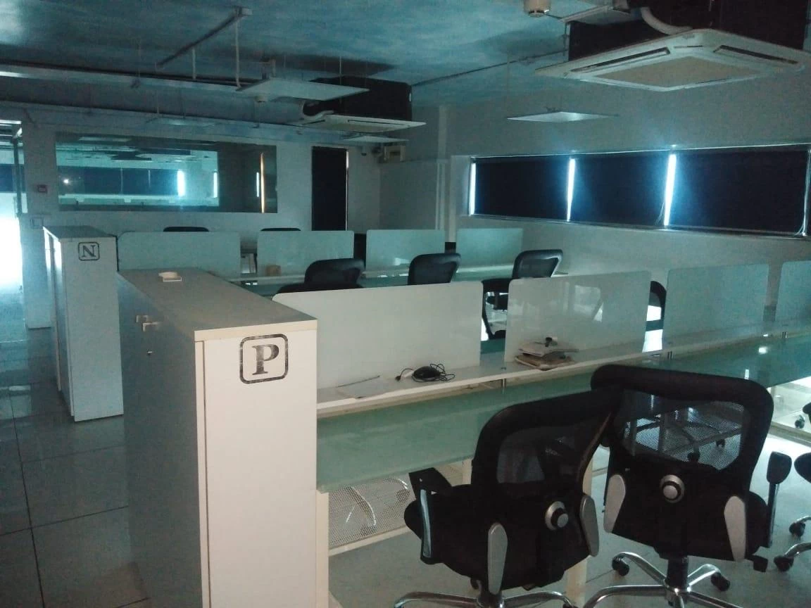 Colonnade-1,SG Highway 