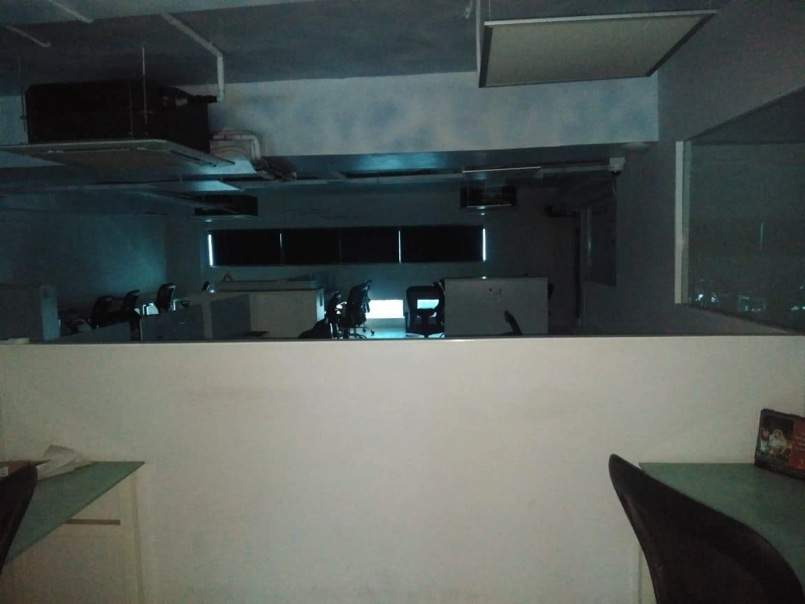 Colonnade-1,SG Highway 