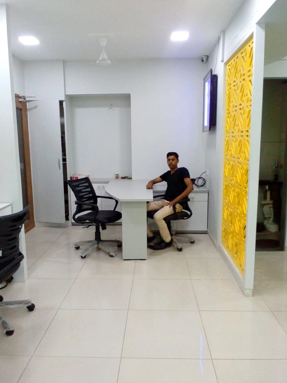 Office for Rent in Sakar IX, Ashram Road, Ahmedabad