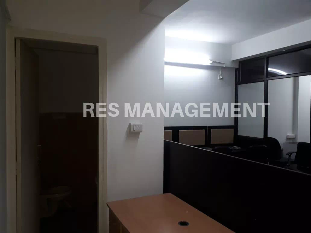 2 cabin 7 seating Fully furnished office for Rent Goyal palladium
