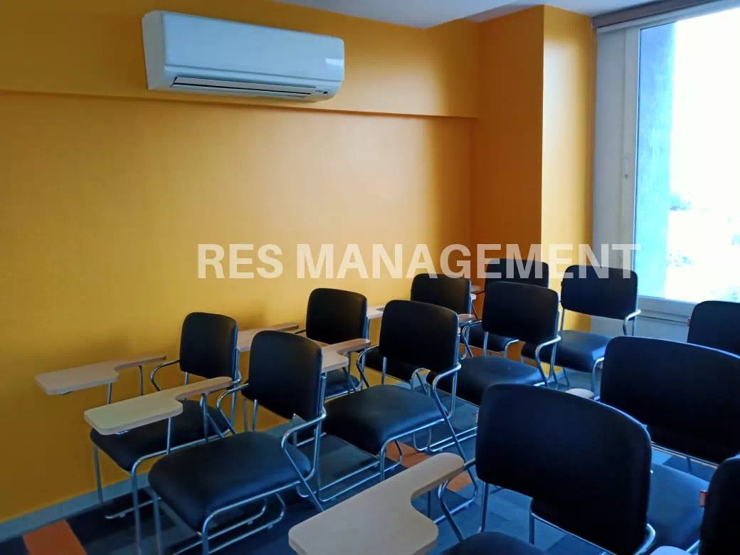 3388 Ft fully Furnished Office for Rent in SG Highway