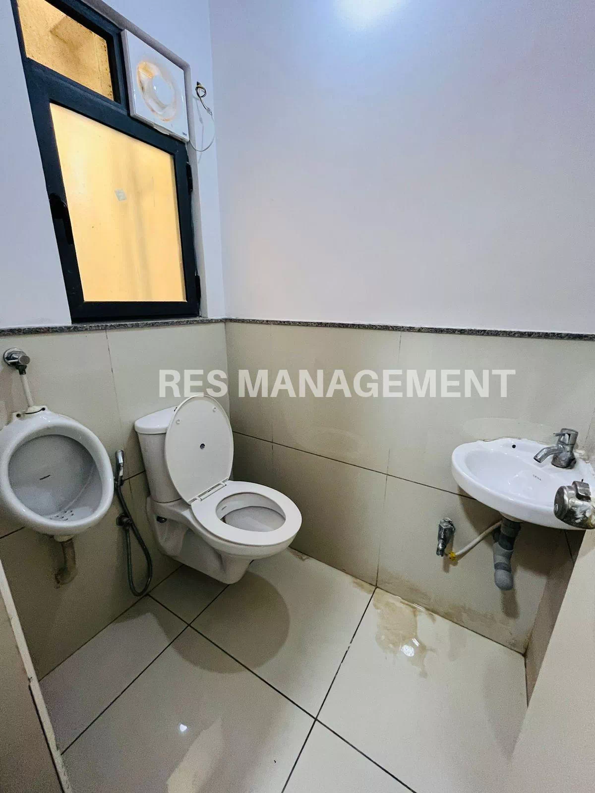 803 sq.ft. Fully furnished Office For Rent in SG Highway Makarba