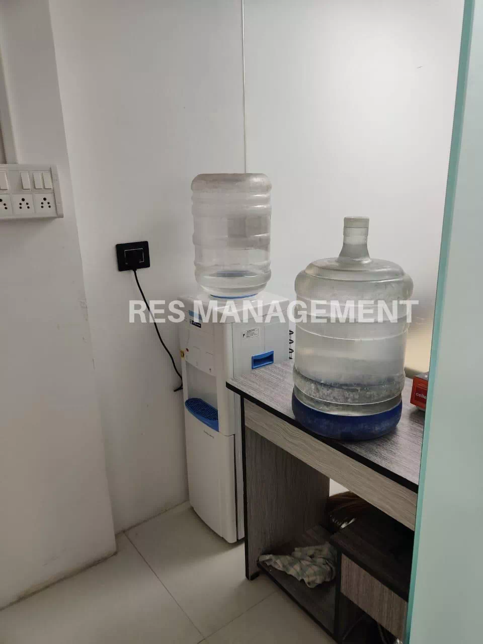 1550 ft office For Rent In Galal Empire, Drive in road Thaltej