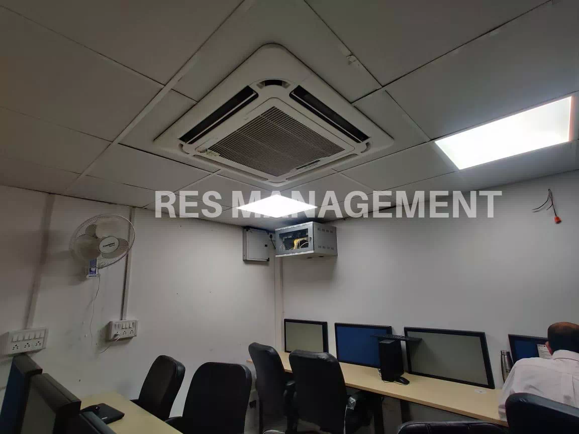 1550 ft office For Rent In Galal Empire, Drive in road Thaltej