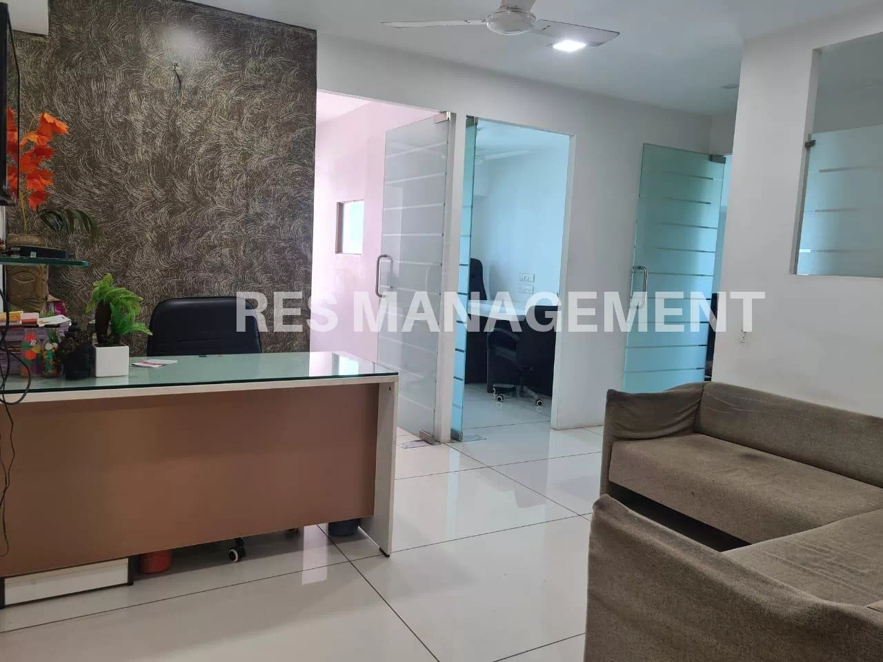 1227ft office for rent iscon ambli road 2 cabin conference 4 seating