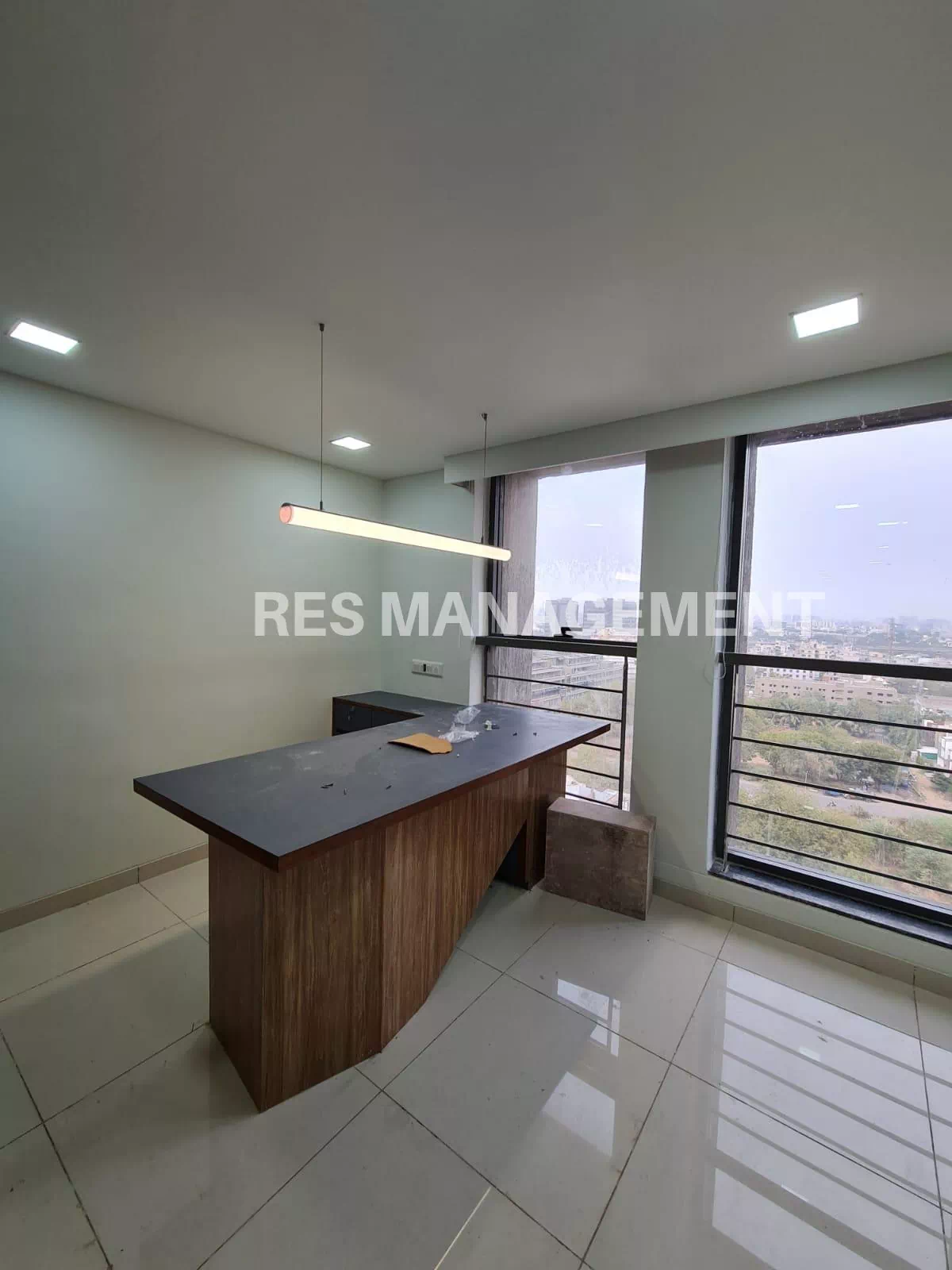836 ft fully furnished office Zion Z1