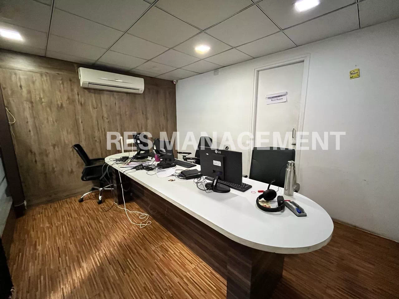 fully furnished office for Rent 2575ft at Titanium One Pakwan cross road 4 cabin conference 40 seating