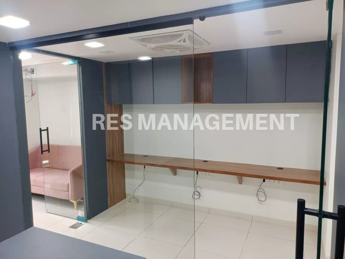 836 ft fully furnished office Zion Z1