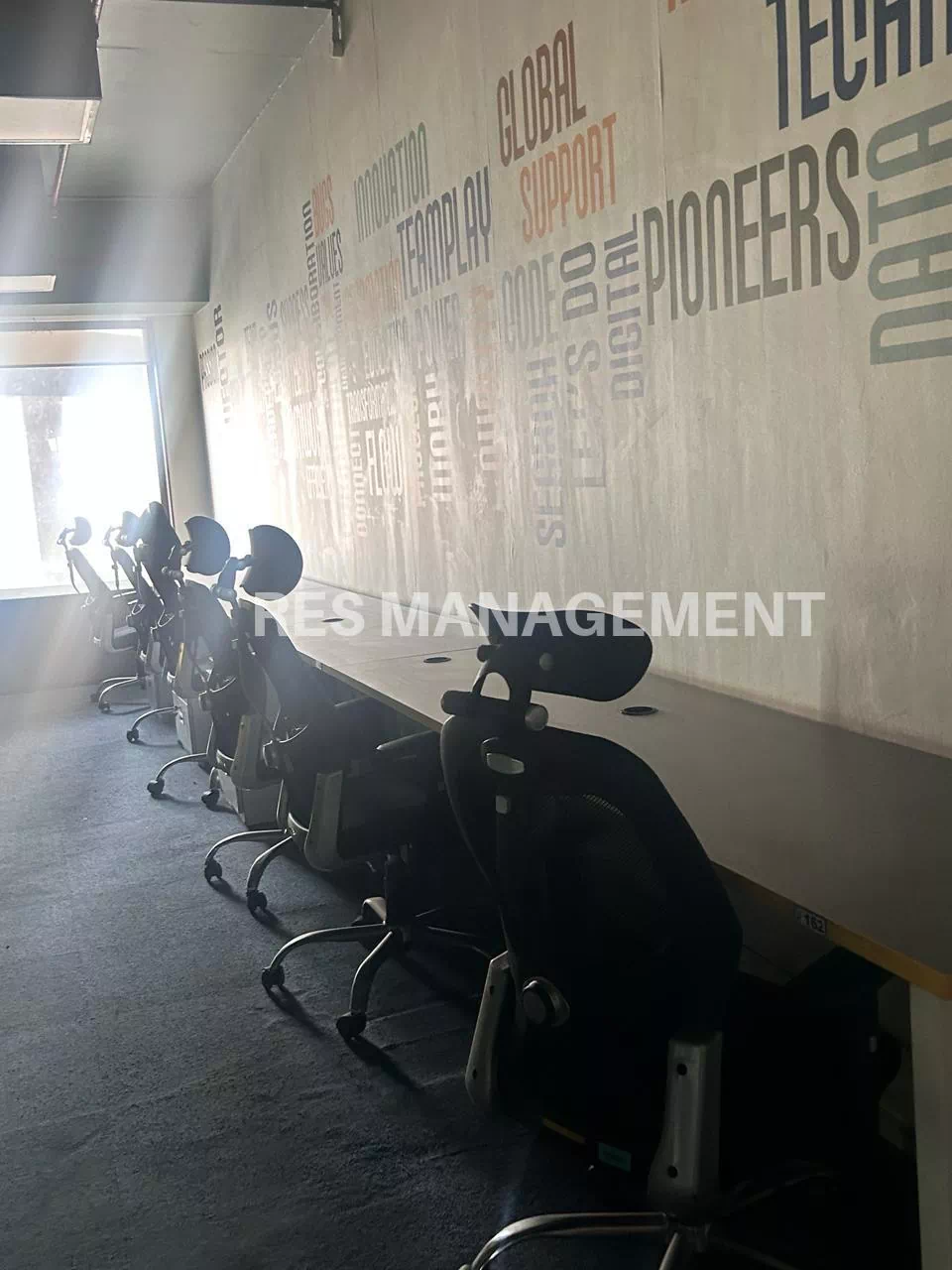 350 seater offie For Rent At Science city Road