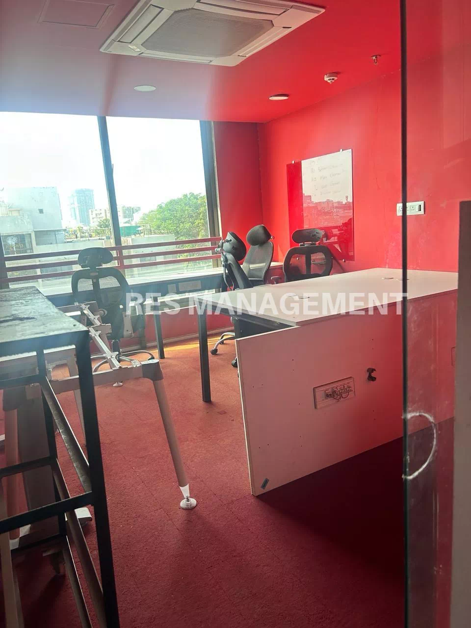 350 seater offie For Rent At Science city Road