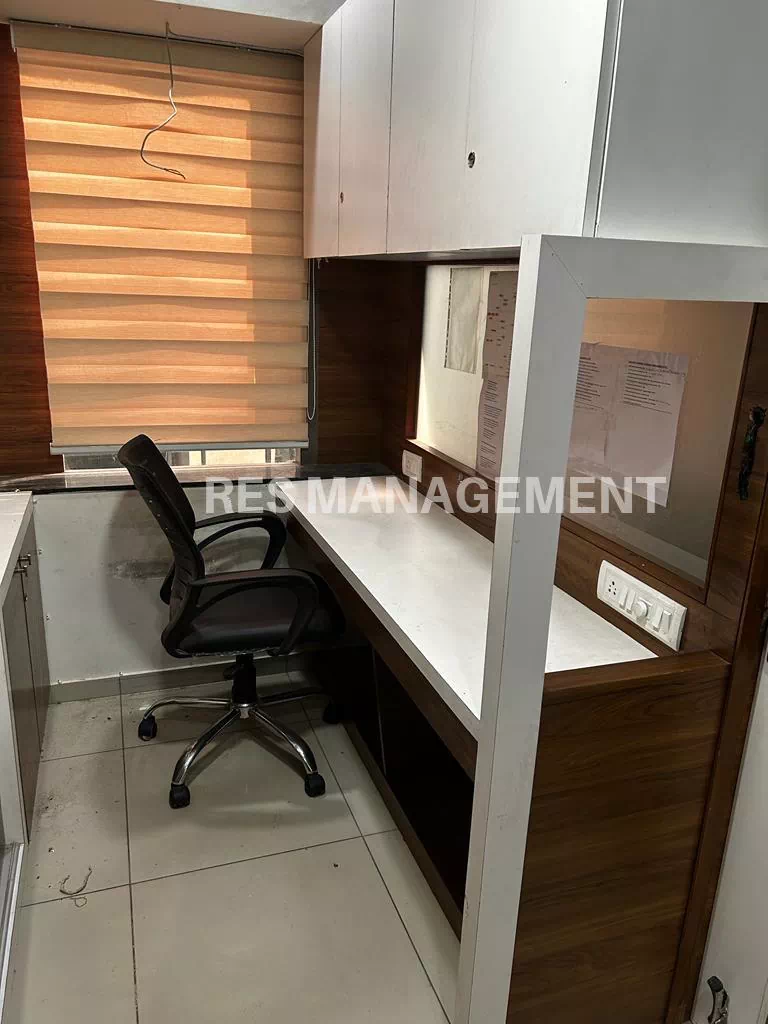 714 sq.ft. Fully Furnished office for Rent Shilp Aperia, 2 cabin 6 seating