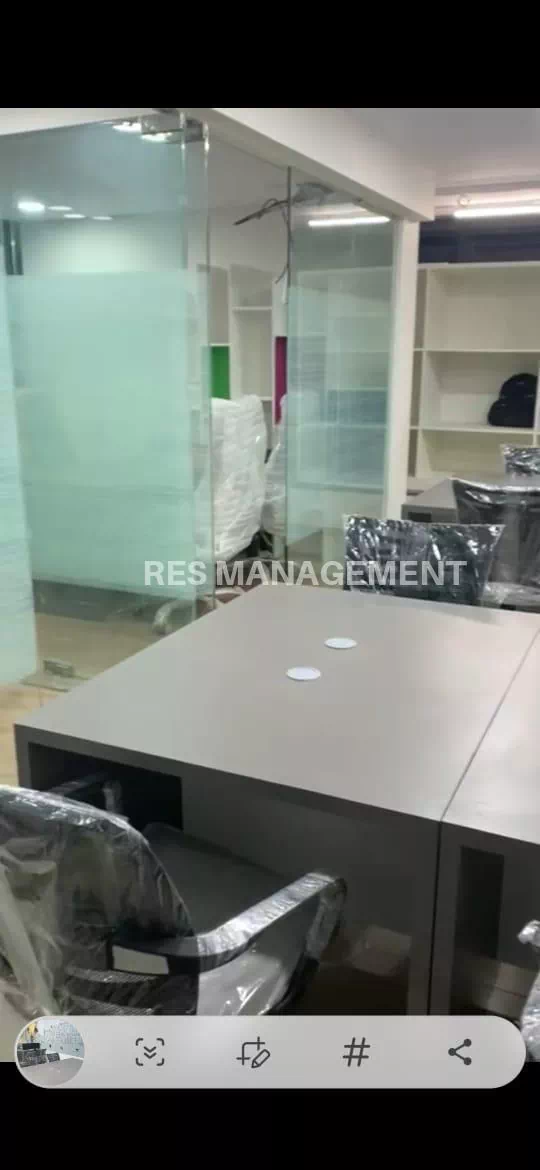 Fully furnished office For iscon Cross Road 1 cabin conference 20 seating