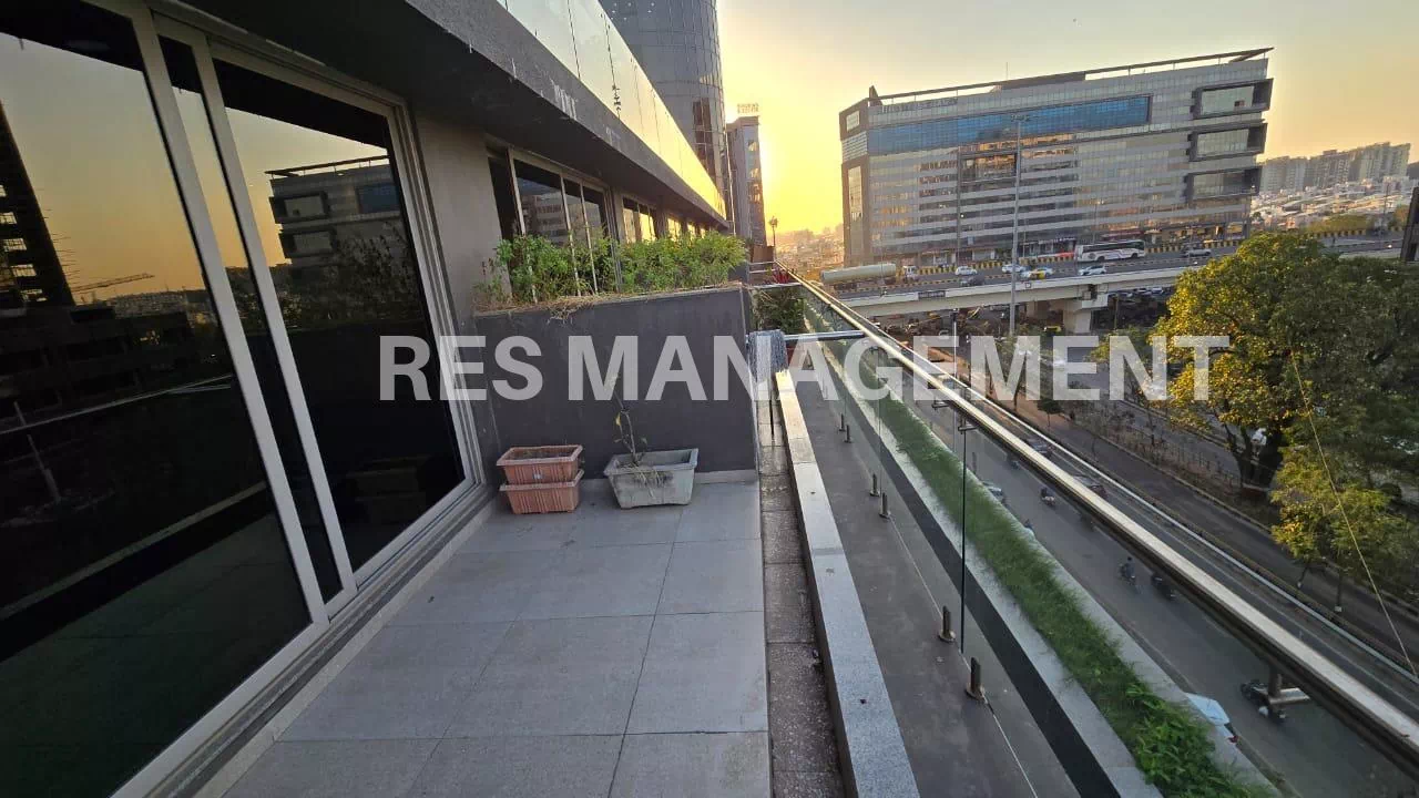 1471 ft office with 208 ft Balcony Ready Furniture