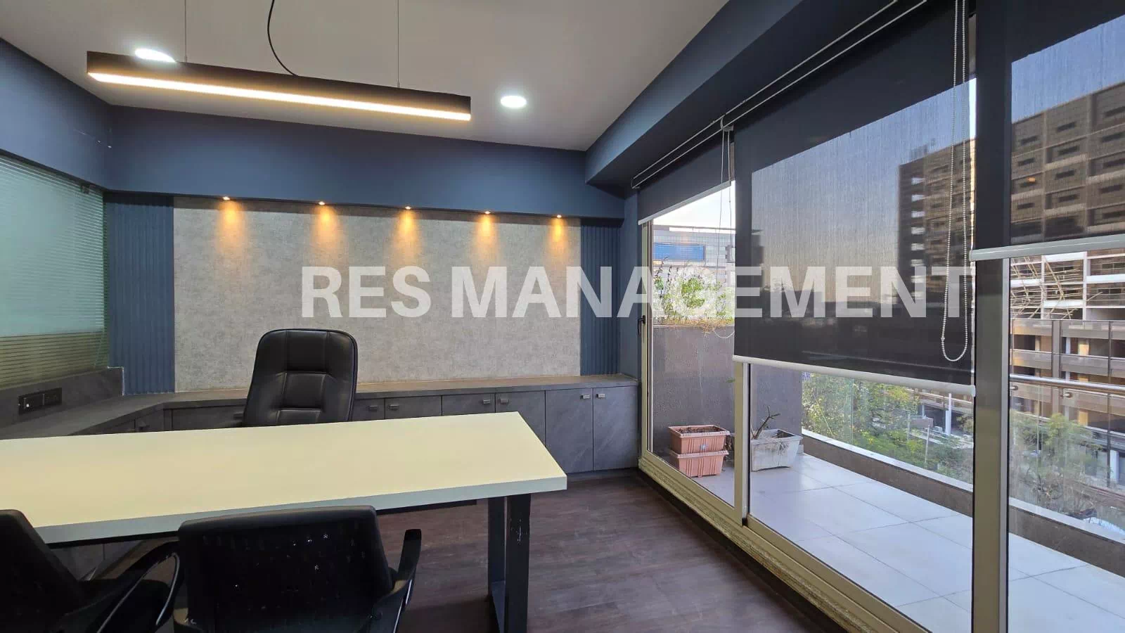 1471 ft office with 208 ft Balcony Ready Furniture