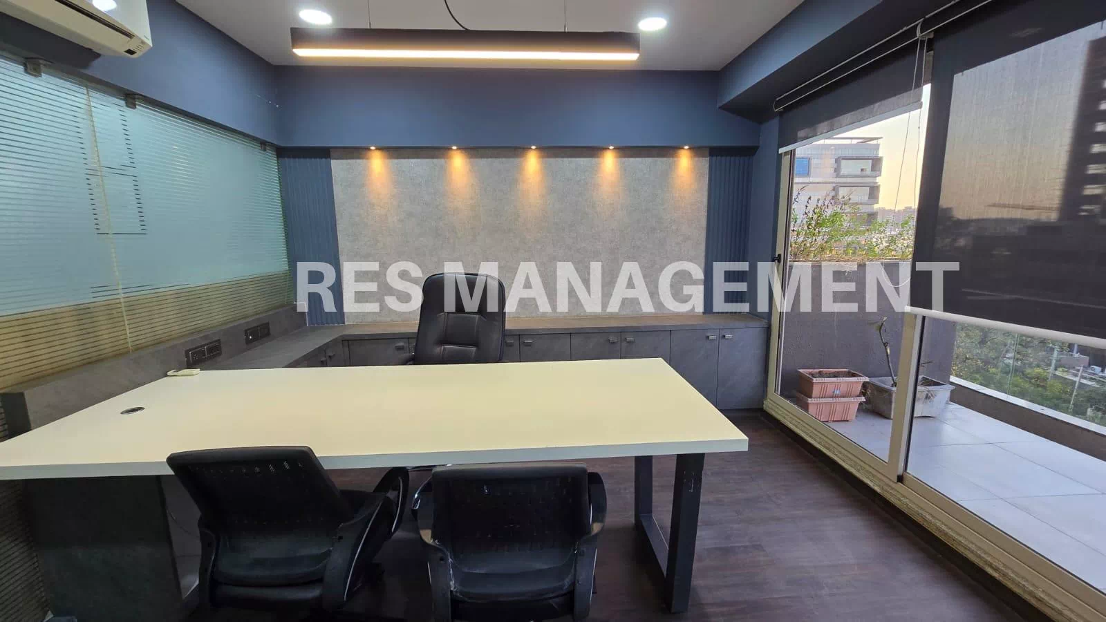 1471 ft office with 208 ft Balcony Ready Furniture