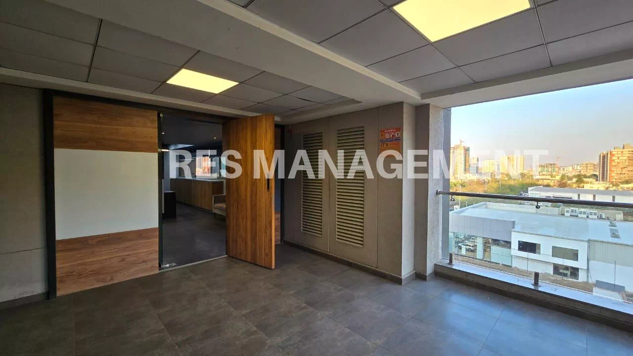 1471 ft office with 208 ft Balcony Ready Furniture