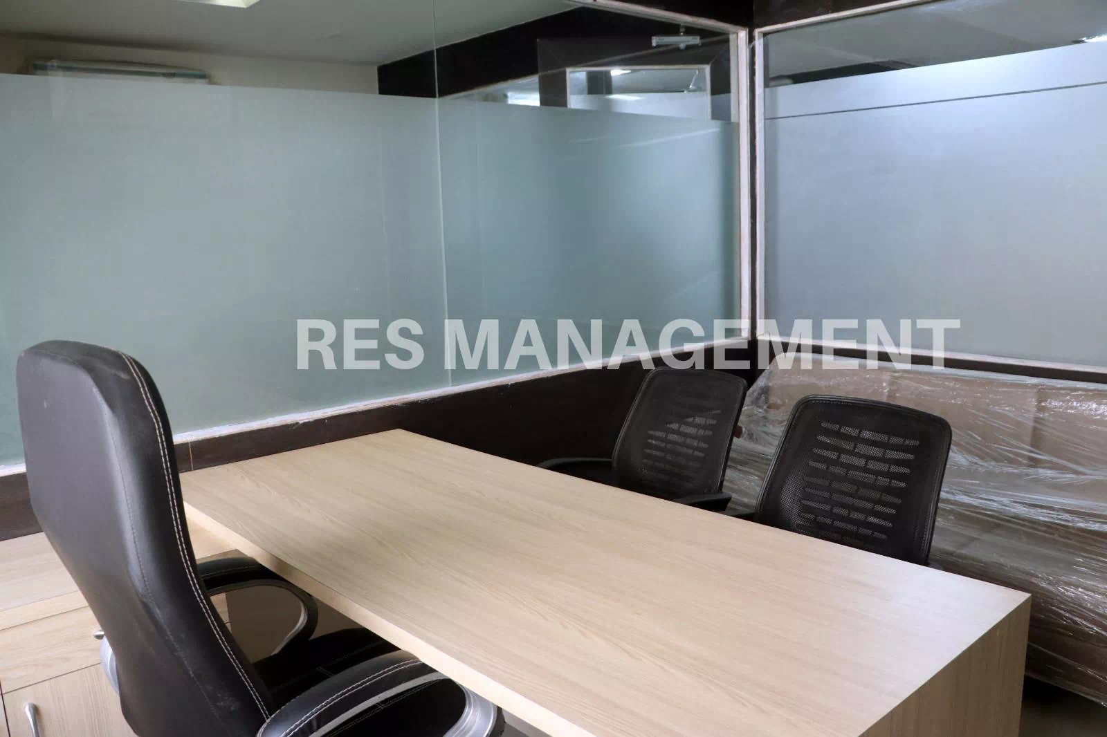 2 cabin 16 seating office for Rent In Naranpura BRTS Road